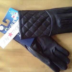 Black Quilted Gloves